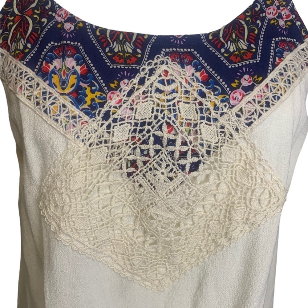 UMGEE crochet Spaghetti adjustable Strap Floral cream/Vintage size Small - Picture 10 of 10